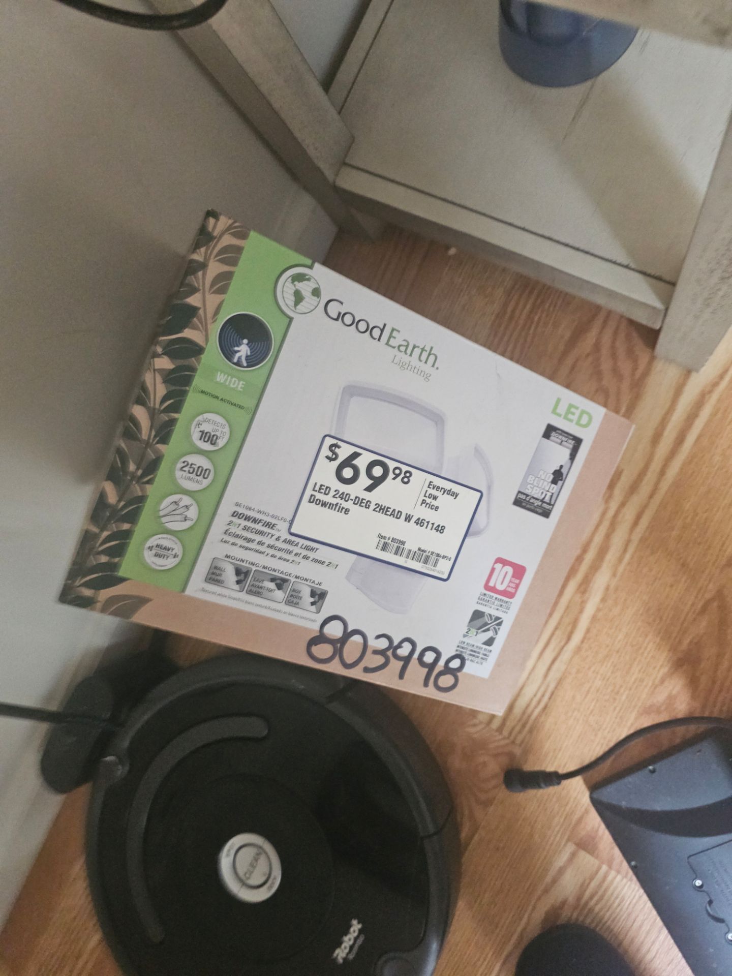 Outdoor sensor light new in box