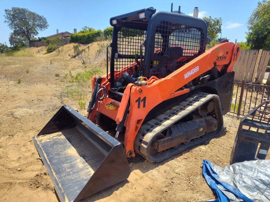 Kubota Skid Steer