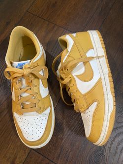 Boys Honeycomb mustard Nike shoes size 7 youth