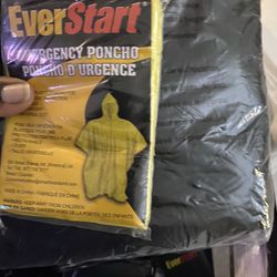 Everstart Deluxe Emergency Kit