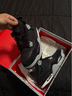 Jordan 4s
