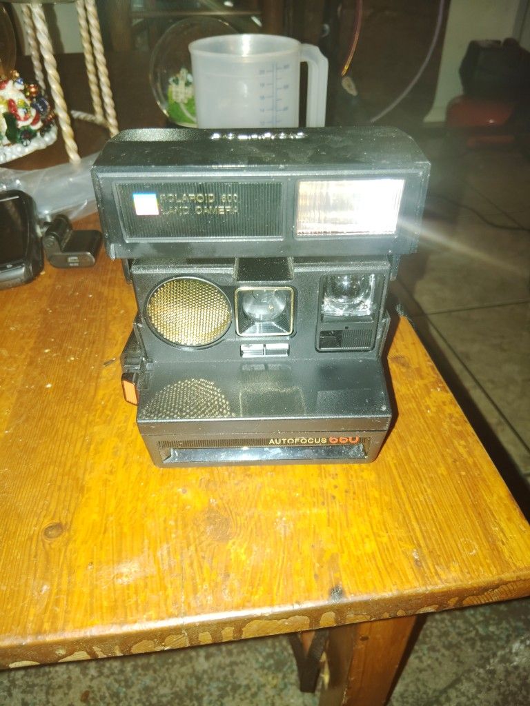 Vintage Polaroid AutoFocus 660
