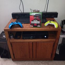 Xbox One  ,has All Cords ,two Controllers   , Subscription To Game Pass . And Modern Warfare  3