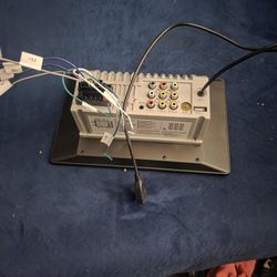 Touchscreen Blutooth Radio Has Navigation And Backup Camera Hookup