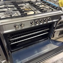 36” Fisher & paykel slide in gas range  convection oven stainless steel