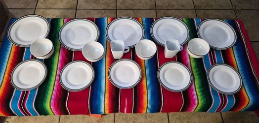 48 Piece Kitchenware Lot