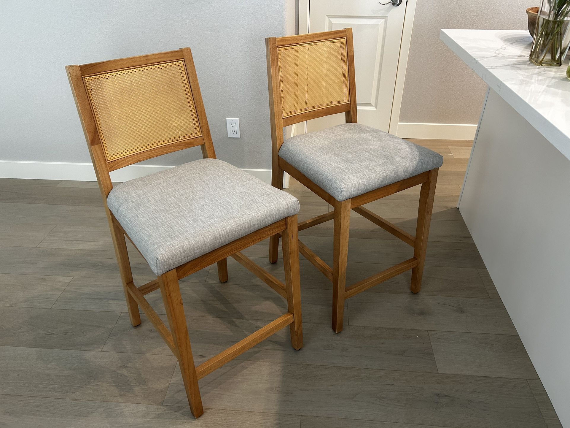 Bar Stools with Cushion