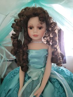 Tu ultima muñeca (last doll) Porcelain 24" quinceañera
