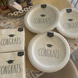 Grad Paper Plates & Napkins