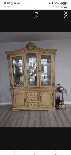 Traditional Wood China Cabinet with Glass Doors