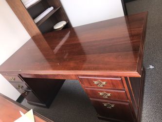 Full size desk