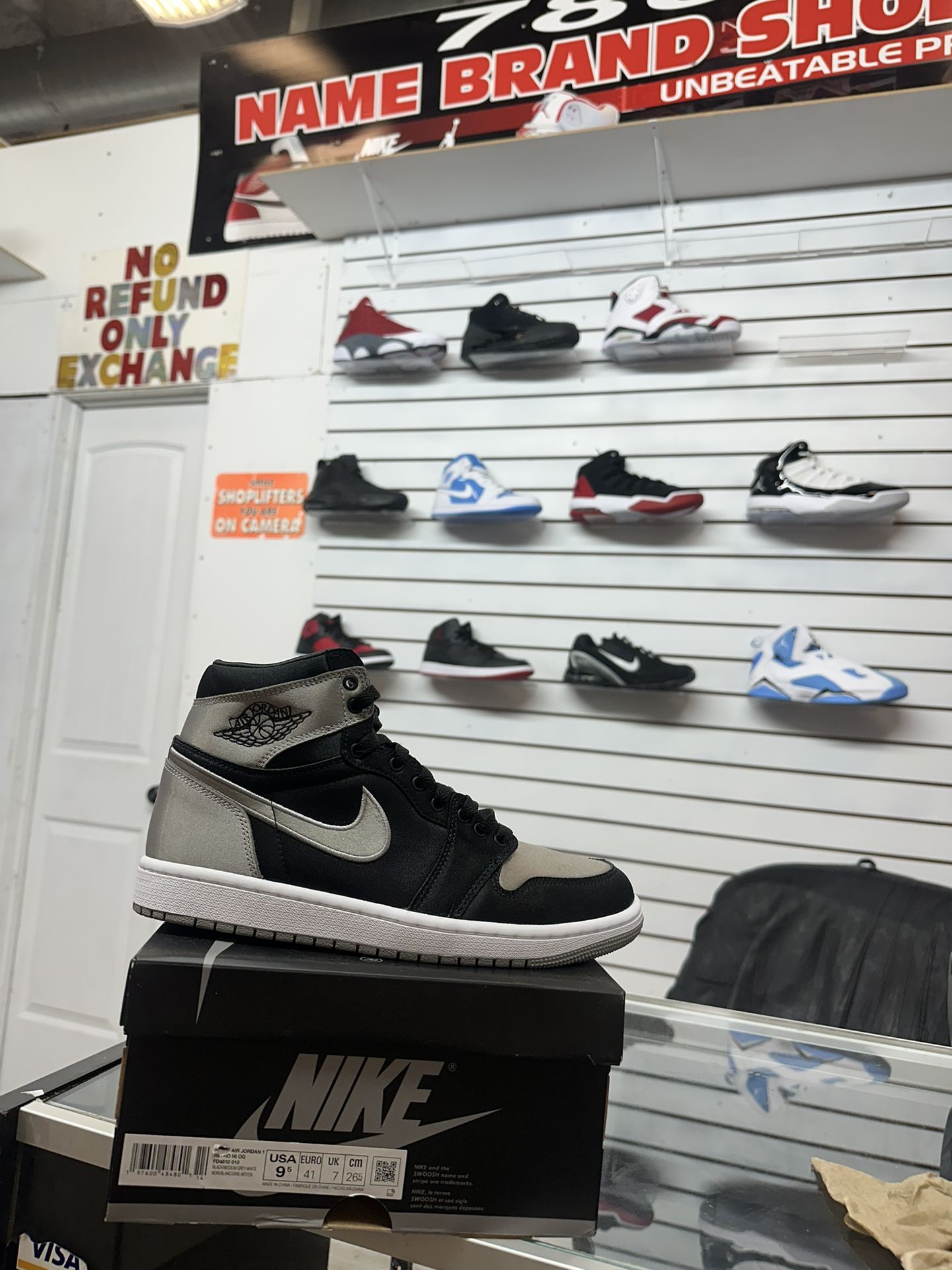 Air Jordan 1 Size 7,7.5,8,8.5,9,9.5,10,10.5