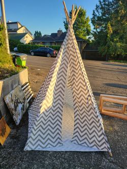 Kids Play Teepee Tent Chevron Pattern