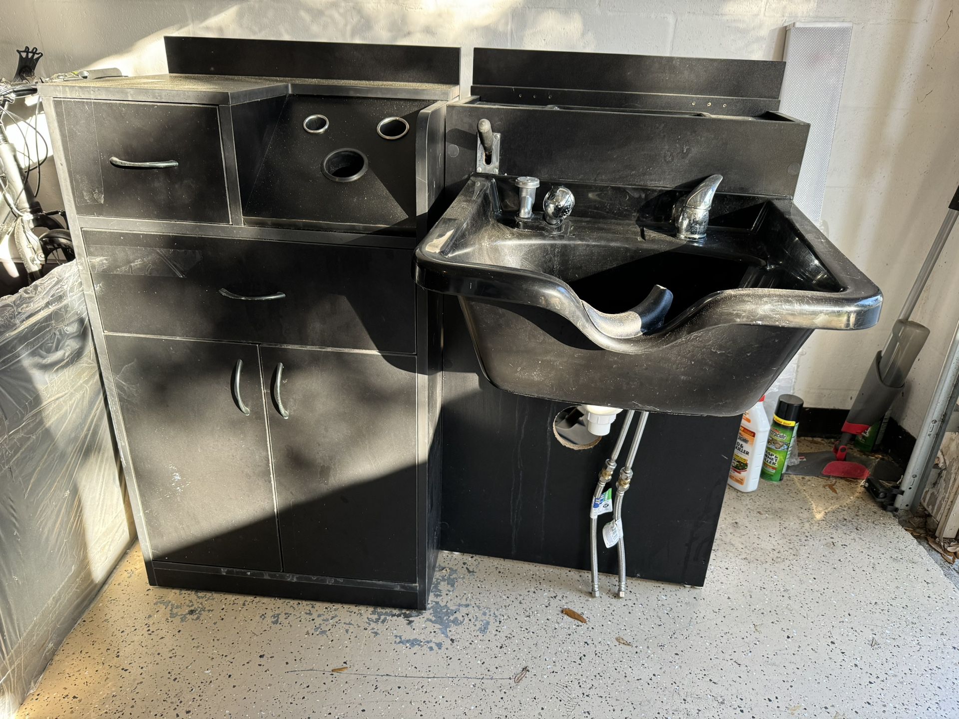 Wet Dry Stylist Barber Black Station All-in-one With Sink And Shampoo Bowl. Black With Plumbing