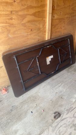 5 total retractable leg party table