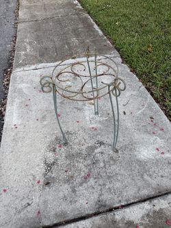 Round Metal Plant Stand Garden Yard Patio