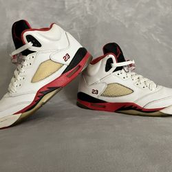 Air Jordan 5 Retro 'Fire Red Black Tongue' (GS) Size 6.5Y