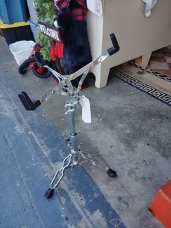 Pearl snare drum stand