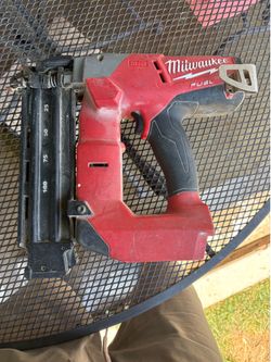 Milwaukee Brad nailer