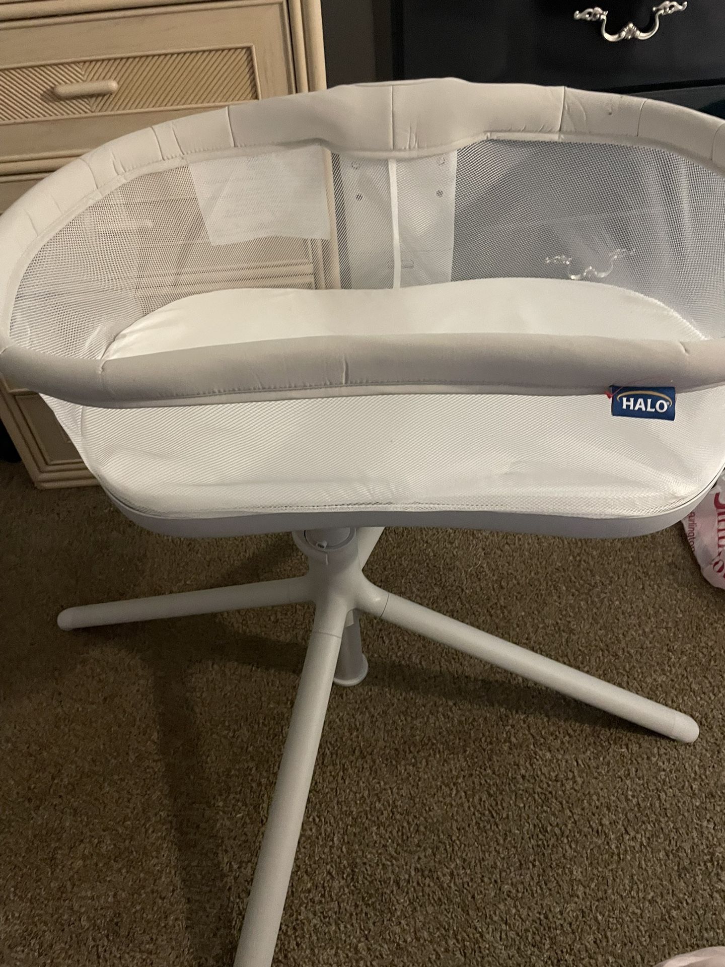 Baby bassinet (New)