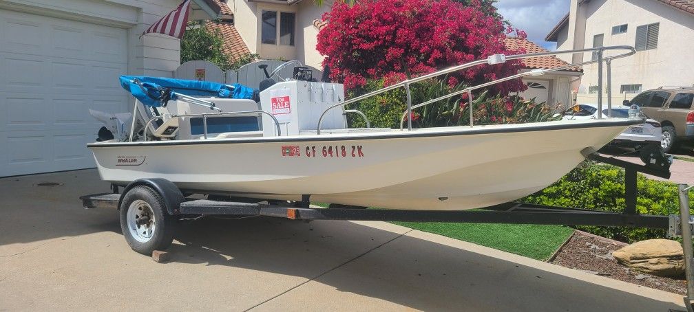 1982 Boston Whaler Sport