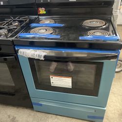 New Frigidaire Electric Stove 4 Burners 30” Inch Wide 