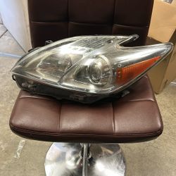 Toyota prius 2014 driver side headlights