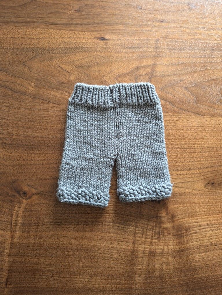 Unisex Hand-Knit Grey Knit Shorts Size 0-6 Months