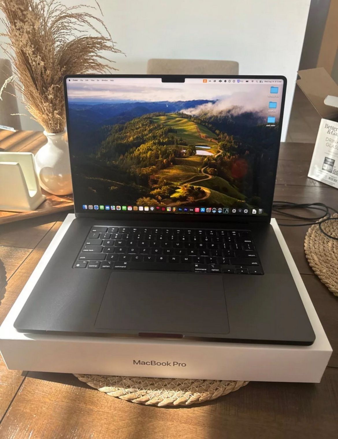 Apple Macbook Pro M3 16" Max 4Tb Ssd 64Gb Ram 16-Core 40-Core Gpu Space Black