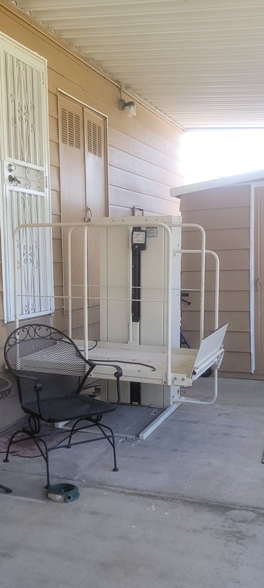 Wheelchair Lift