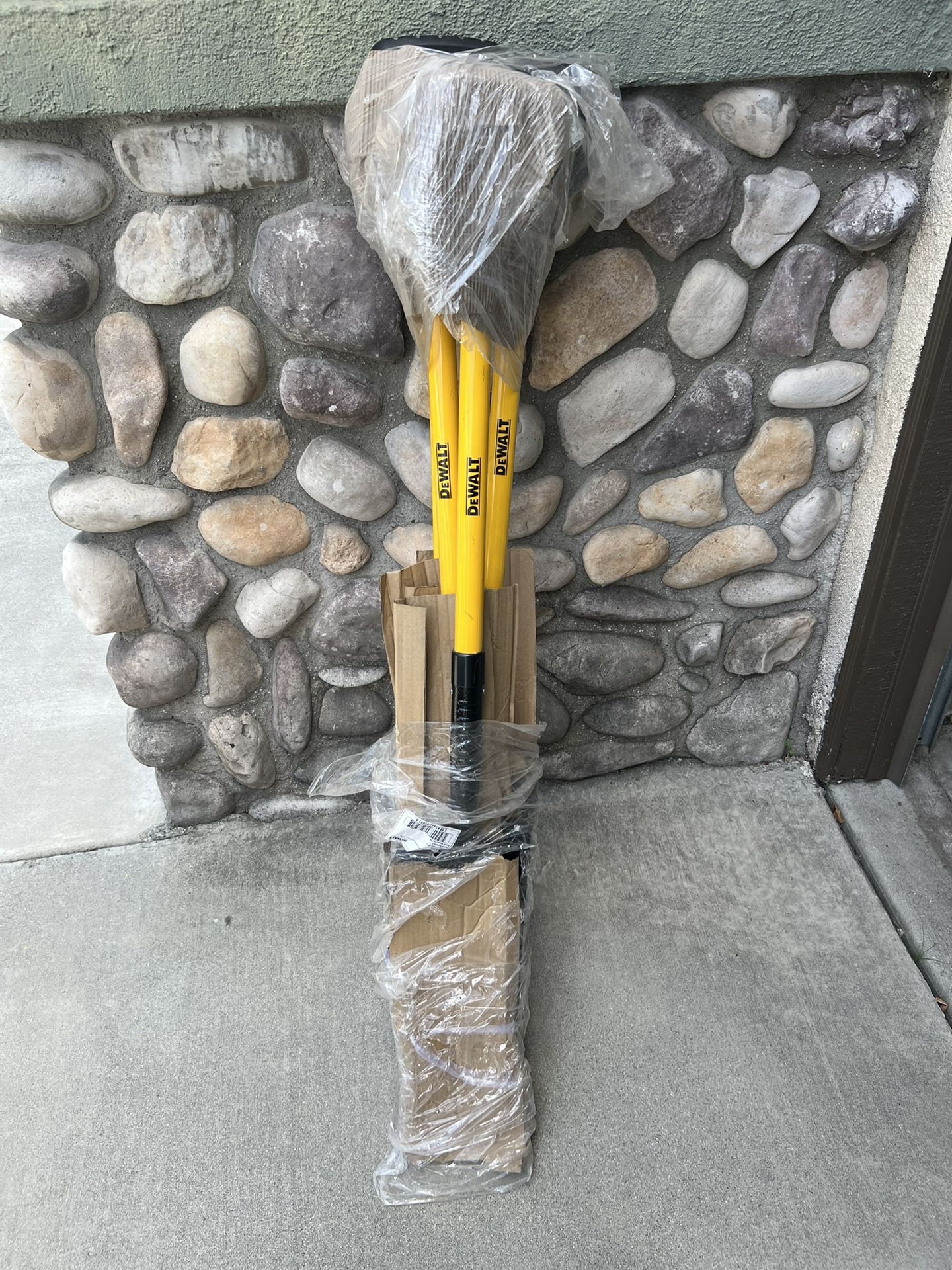 DEWALT Shovel