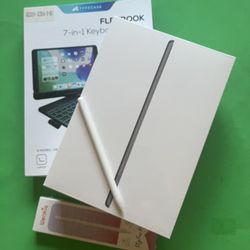iPad 9th Generation 64GB WiFi + Cellular Sealed Brad New With Keyboard And Pencil 