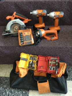 RIDGID 18V CORDLESS COMBO KIT 4 TOOL SET WITH BATTERY CHARGER BAG
