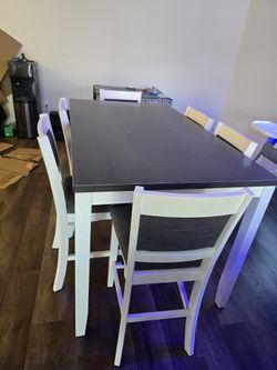 Tall Kitchen Table Hardly Used