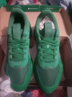 Green pumas shoes new