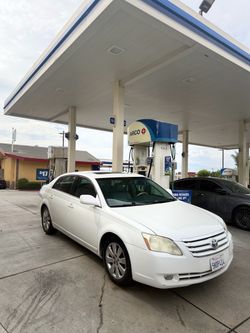 2005 Toyota Avalon