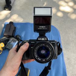 minolta 7000 + flash 35mm film camera vintage, great condition 