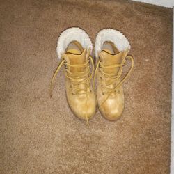 Boots Size 9
