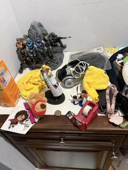 One Piece Anime Figure And Halo And Naruto 