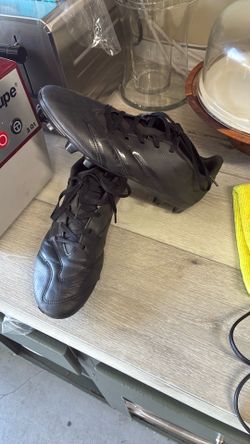 Soccer cleats