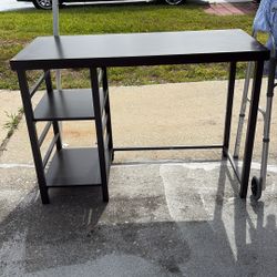 Black Desk