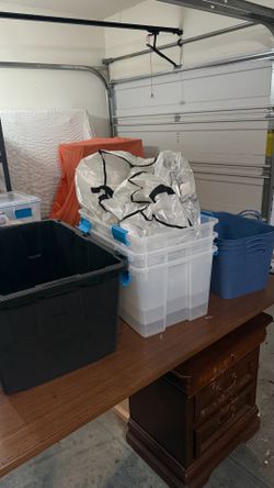 4 Bins (NO lids), 4 large Bags, 3 Baskets
