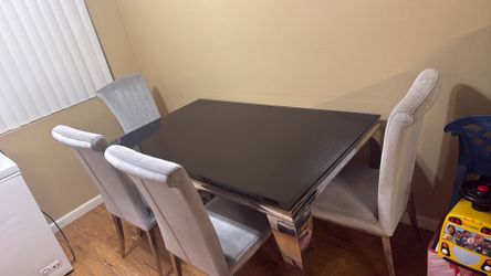 Dining table with 4 chairs