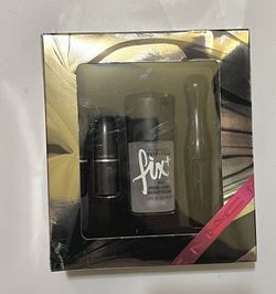 MAC Shiny Pretty Things All Stars Kit 3D Black Lash Ruby Woo / Prep + Prime NIB.    Lip is the old version , matte and dark then the new one  