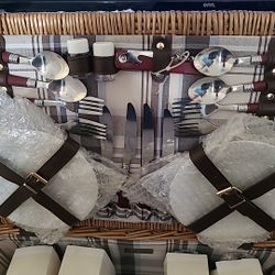 Vintage Wicker Picnic Basket 19 Piece Colorful Picnic Ware Set Never Used