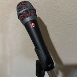 sE v7+Microphone Stand