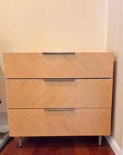 Dresser (3 drawers)