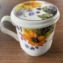 Brand New China Mugs With Lid (Set 4)