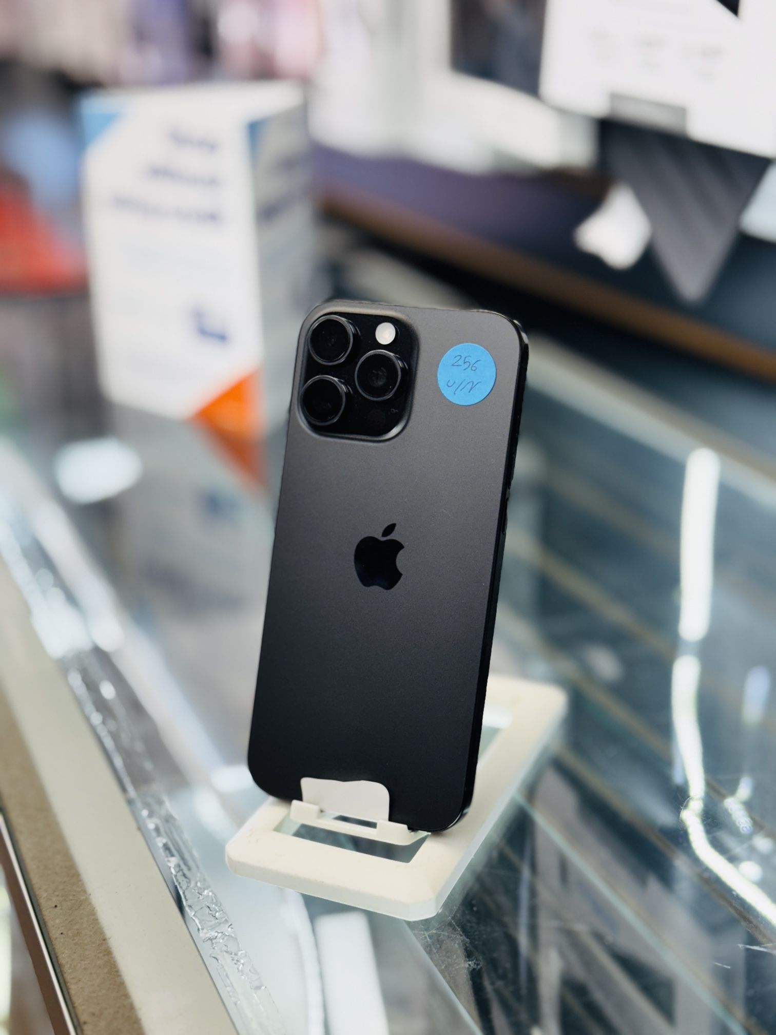 iPhone 16 Pro Max (Factory Unlocked)