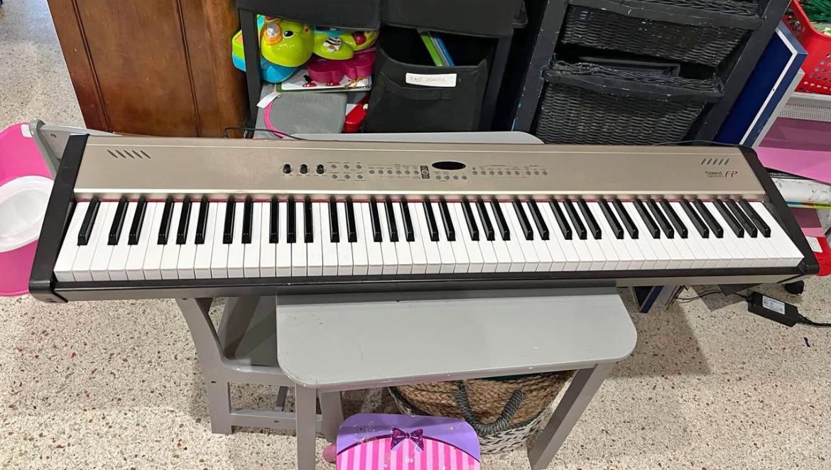 Roland fp5 keyboard